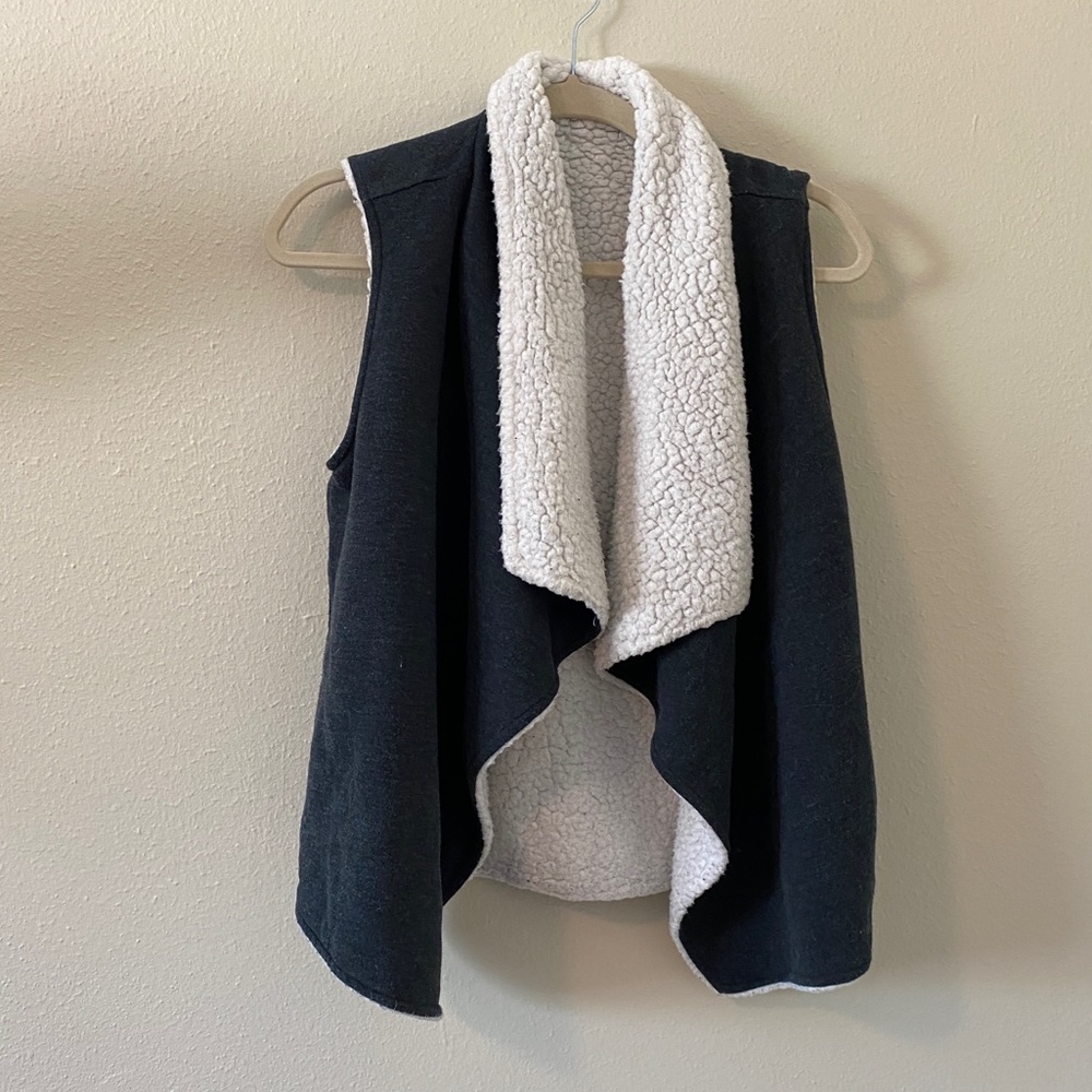 Reversible winter vest